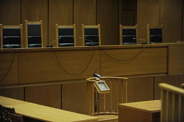Κοζάνη: Δύο ιερείς καταδικάστηκαν για ασέλγεια σε ανήλικο αγόρι