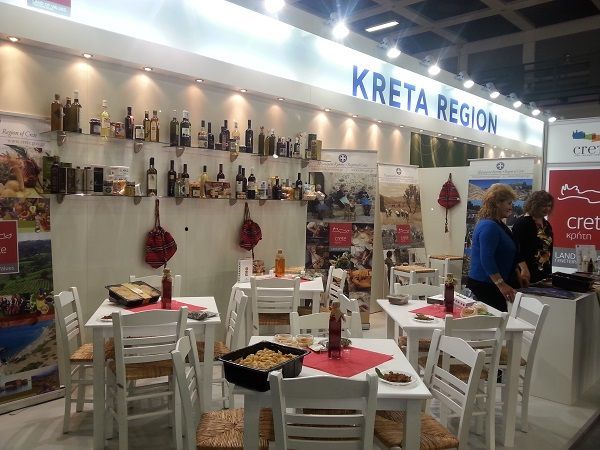 Μεγάλη προσέλευση επισκεπτών στο περίπτερο της Περιφέρειας Κρήτης στο Βερολίνο