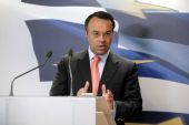Πρόβλεψη για ανάπτυξη 0,6% το 2014 - Ολόκληρο το προσχέδιο του Προϋπολογισμού