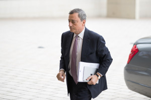 Ντράγκι:Η ΕΚΤ θα αυξήσει τα επιτόκια πιο αργά απ'τη Fed