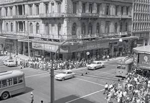 Αθήνα/Athen: Η Αθήνα του ’60 μέσα από το φωτογραφικό λεύκωμα της Κατερίνας ΖωΪτοπούλου-Μαυροκεφαλίδου