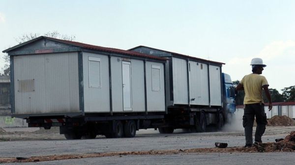 Το υπουργείο Οικονομίας «καρφώνει» την Αρχή Συμβάσεων για το προσφυγικό