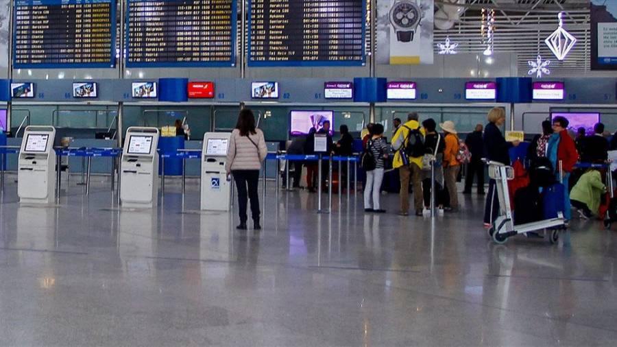 ΥΠΑ: Με αρνητικό τεστ η είσοδος στην Ελλάδα ανεξαρτήτως εμβολιασμού