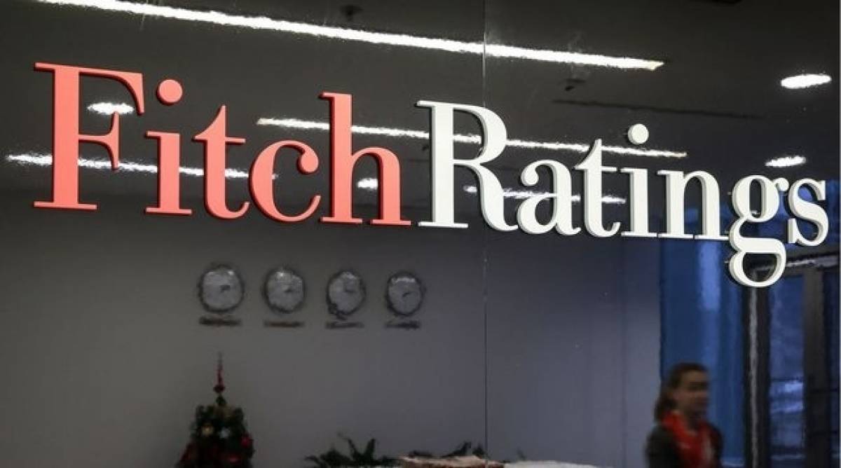 Bloomberg-FT: Θετική η αναβάθμιση από τον Fitch, αλλά υπάρχουν κίνδυνοι