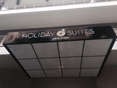 Holiday Suites Arnis Street:Ένα στολίδι της Αθήνας αποκτά νέα όψη