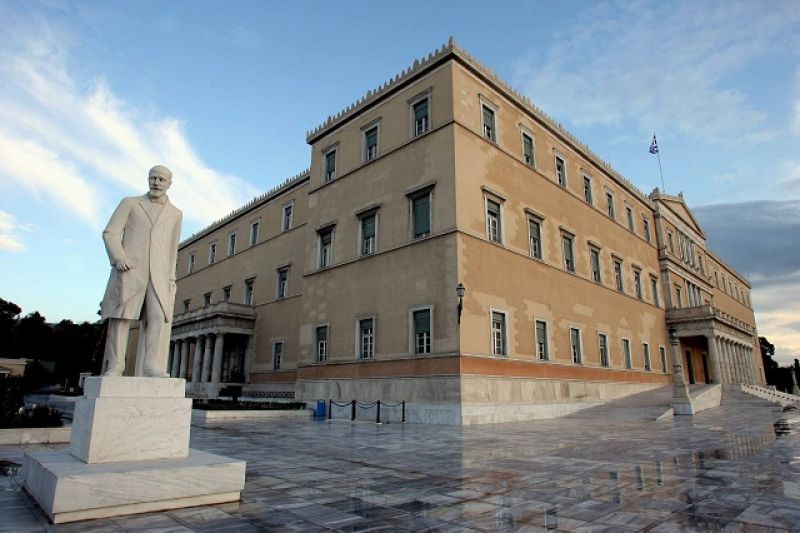 Οι αντιδράσεις των κομμάτων στην πρόταση Τσίπρα για συμβούλιο αρχηγών