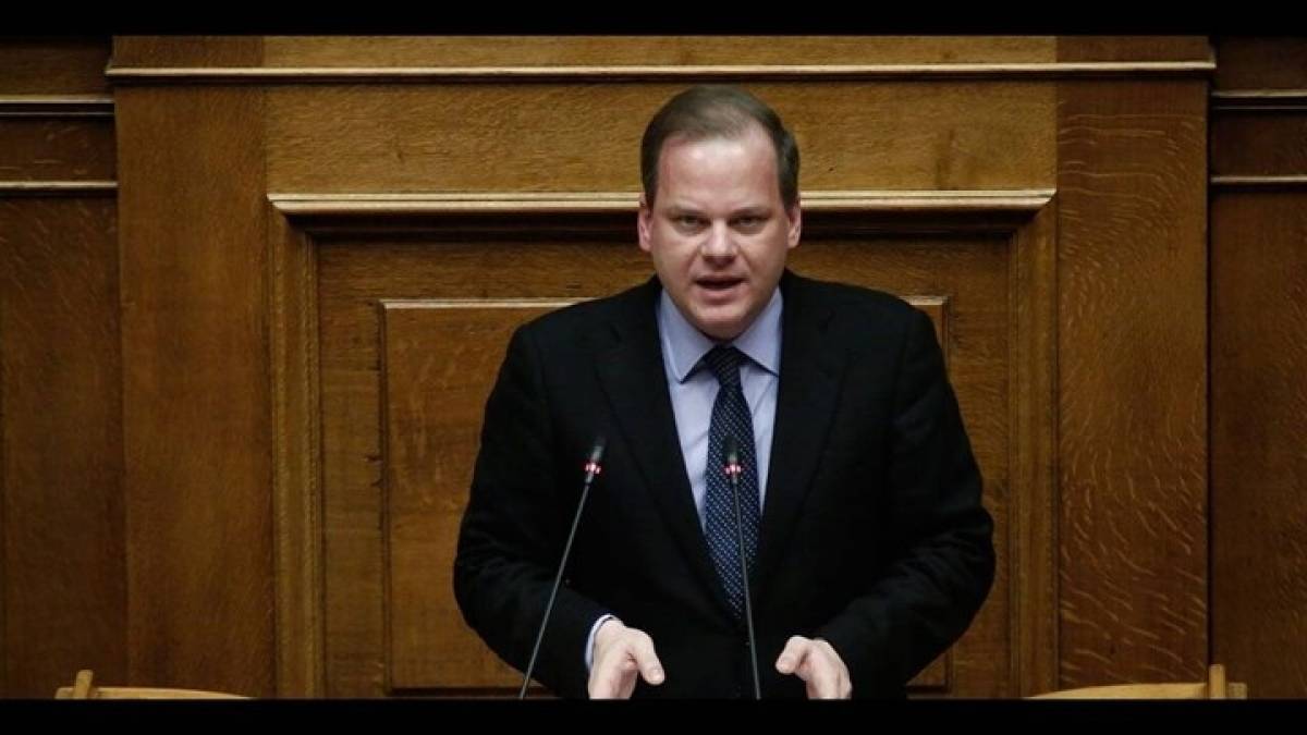 Καραμανλής: Στους δρόμους τα πρώτα λεωφορεία ΚΤΕΛ από την Πέμπτη