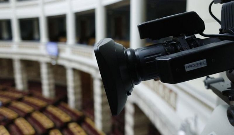 LIVE-Βουλή: Σε εξέλιξη η συζήτηση για τα προαπαιτούμενα