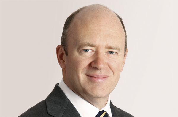 Τζον Κράιαν (Deutsche Bank): Υπάρχουν ευκαιρίες πλέον στην Ελλάδα