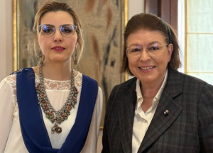 Μενδώνη: Συνάντηση με την Πρέσβη της Αλγερίας στην Ελλάδα- Τι συζητήθηκε