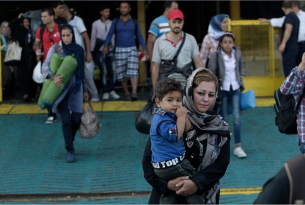 Προσφυγικό: Στον Ελαιώνα μεταφέρθηκαν 580 μετανάστες και πρόσφυγες