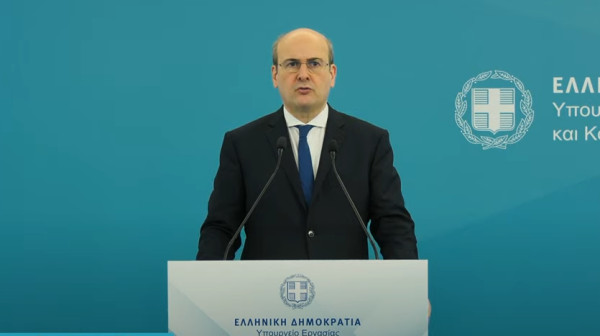 Στα 780 ευρώ (667 ευρώ καθαρά) αυξάνεται ο κατώτατος μισθός