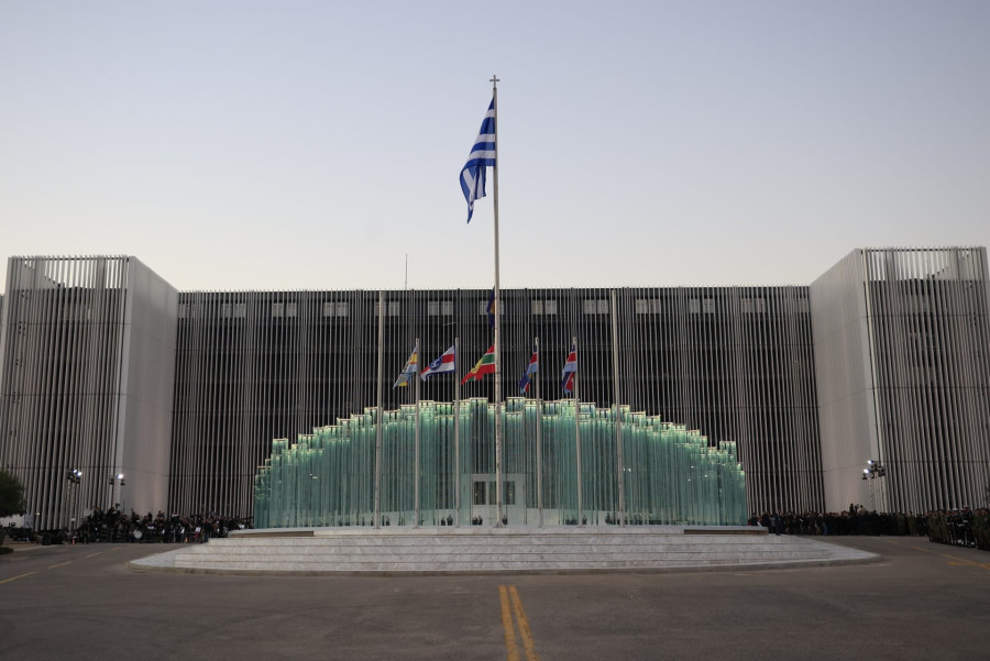 Αποκαλυπτήρια της νέας βιοκλιματικής όψης του ΥΠΕΘΑ: Τα μηνύματα Μητσοτάκη, Δένδια, Μυτιληναίου