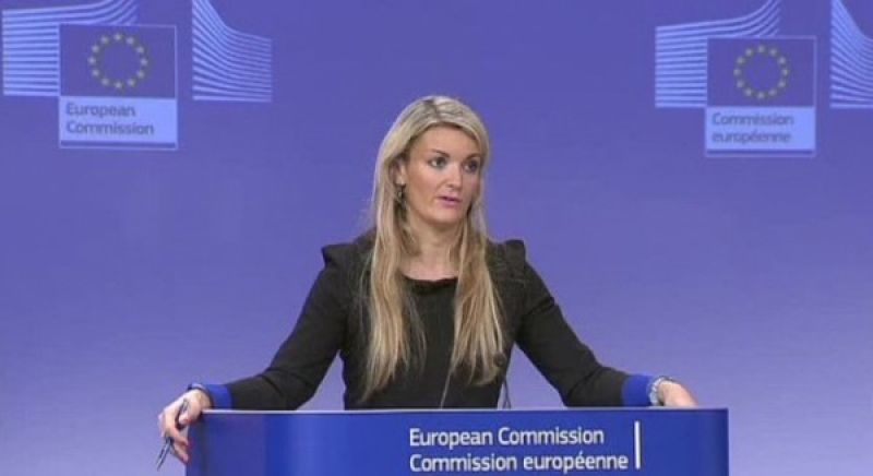 Διατήρηση της Σένγκεν και βοήθεια στην Ελλάδα θέλει η Κομισιόν