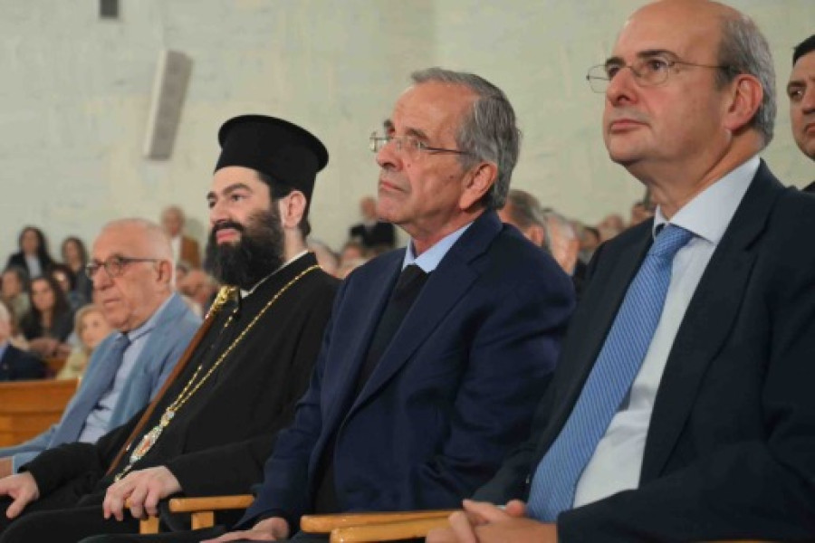 Καραμανλής, κρίση θεσμών και η αμήχανη στιγμή για τον Χατζηδάκη