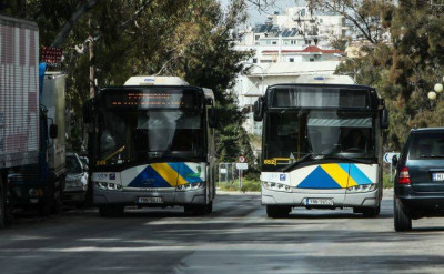 Τροχαίο στη Βασιλίσσης Σοφίας: Λεωφορείο έπεσε πάνω σε ΙΧ-12 τραυματίες