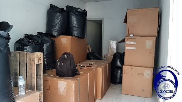 ΣΔΟΕ: Κατασχέθηκαν 3 τόνοι λαθραίων καπνικών- Τρεις συλλήψεις