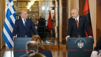 Η ΕΕ επικροτεί τη συμφωνία Ελλάδας-Αλβανίας για τη Χάγη
