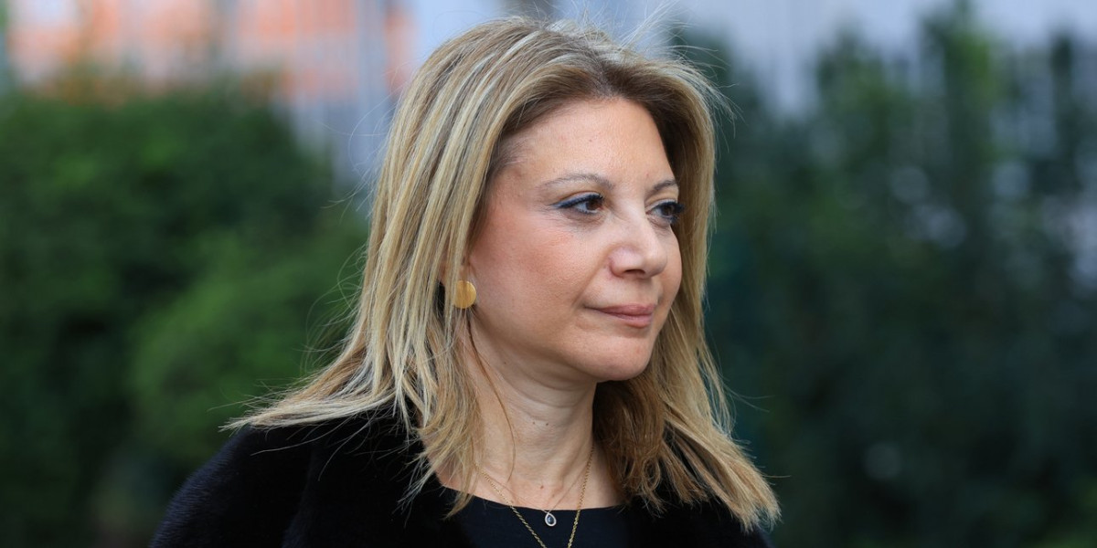 Καρυστιανού κατά ΕΕ για κάλυψη Μητσοτάκη: Καταγγελίες για κράτος δικαίου και αδράνεια των θεσμών
