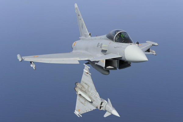 Bloomberg: Φρένο Σολτς στην αγορά Eurofighter από την Τουρκία