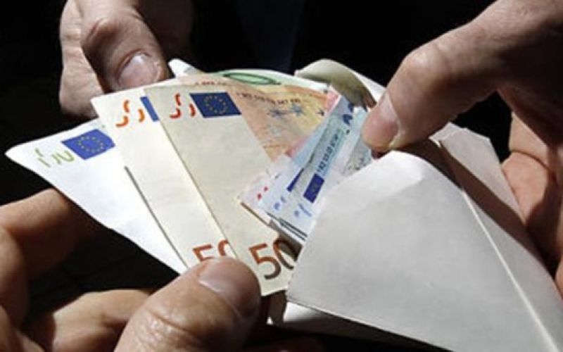 Σύλληψη 6 υπαλλήλων ΣΔΟΕ και ΥΠΟΙΚ για δωροληψία και εκβιασμό