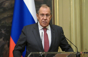 Λαβρόφ: Η Δύση παίζει με τη «φωτιά» στην Ουκρανία