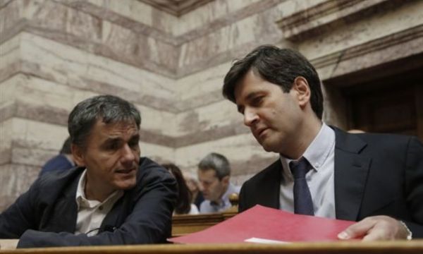 «Παιχνίδι» ερωτήσεων – απαντήσεων ανάμεσα σε Ελλάδα και Θεσμούς