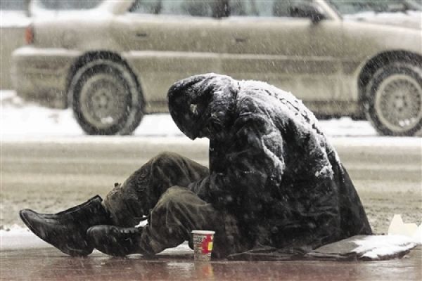 Σχέδιο για την προστασία των αστέγων το χειμώνα ζήτησε ο Β. Κεγκέρογλου από τους δήμους