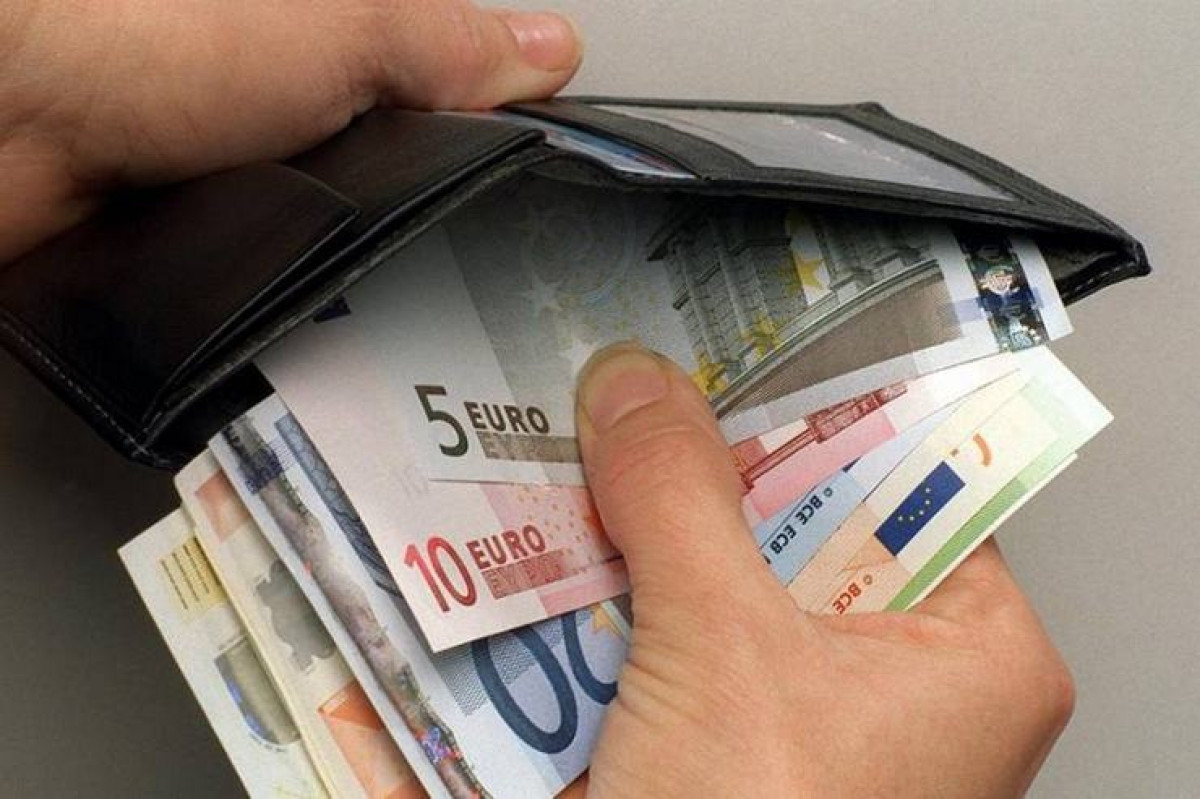 Τρία σενάρια για τον κατώτατο μισθό-Tι ισχύει για τριετίες, επιδόματα