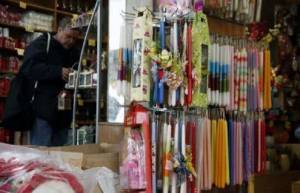ΣΕΛΠΕ: Το πασχαλινό ωράριο λειτουργίας των καταστημάτων