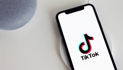 Κομισιόν: Απαγορεύει το TikTok στους υπαλλήλους της για λόγους ασφαλείας