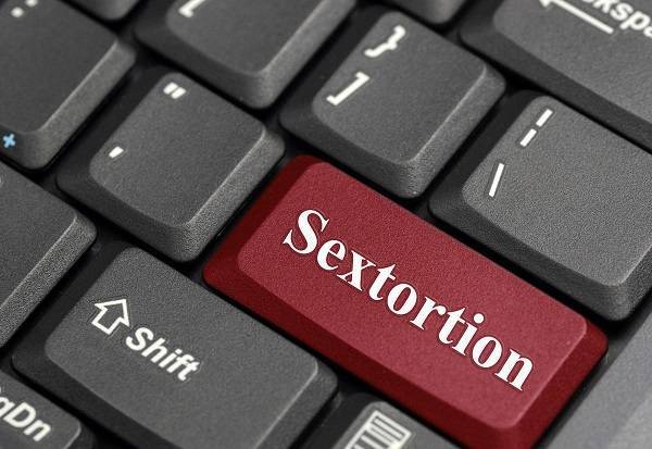 Sextortion scam: «Καμπανάκι» για νέα οικονομική απάτη