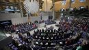 Πέντε κοινοβούλια ψηφίζουν το τρίτο πρόγραμμα στην Ελλάδα