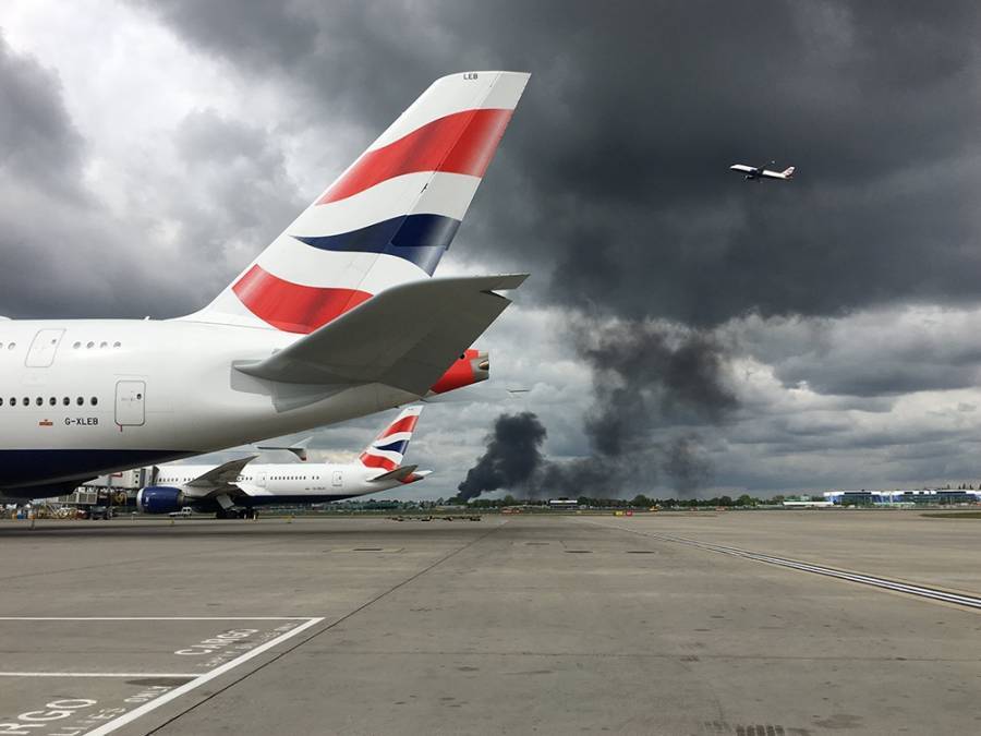 Βρετανία: Πυρκαγιά στην περιοχή του αεροδρομίου Χίθροου