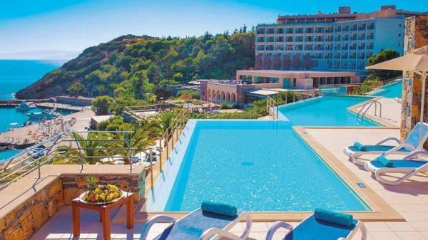 Ξενοδοχεία: Κλείνουν τα resort μέχρι τέλος Απριλίου