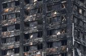 F.T:Οι ασφαλιστικές είχαν προειδοποιήσει για πυρκαγιές σε ουρανοξύστες στη Βρετανία