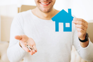 YESTAY GROUP: Προσφέρει στέγη σε 5 πυρόπληκτες οικογένειες