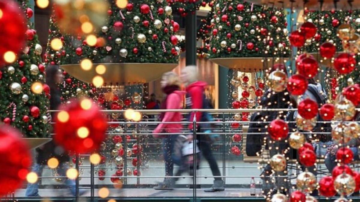 Εορταστικές αγορές και αναμονή χειμερινών εκπτώσεων δίνουν ελπίδα στην αγορά