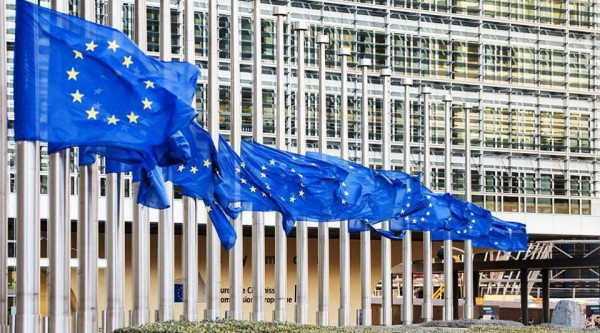 Κομισιόν: Έρχεται νομοθετικό πλαίσιο για την «ψηφιακή» προστασία των καταναλωτών