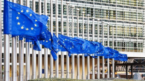 Κομισιόν: Έρχεται νομοθετικό πλαίσιο για την «ψηφιακή» προστασία των καταναλωτών