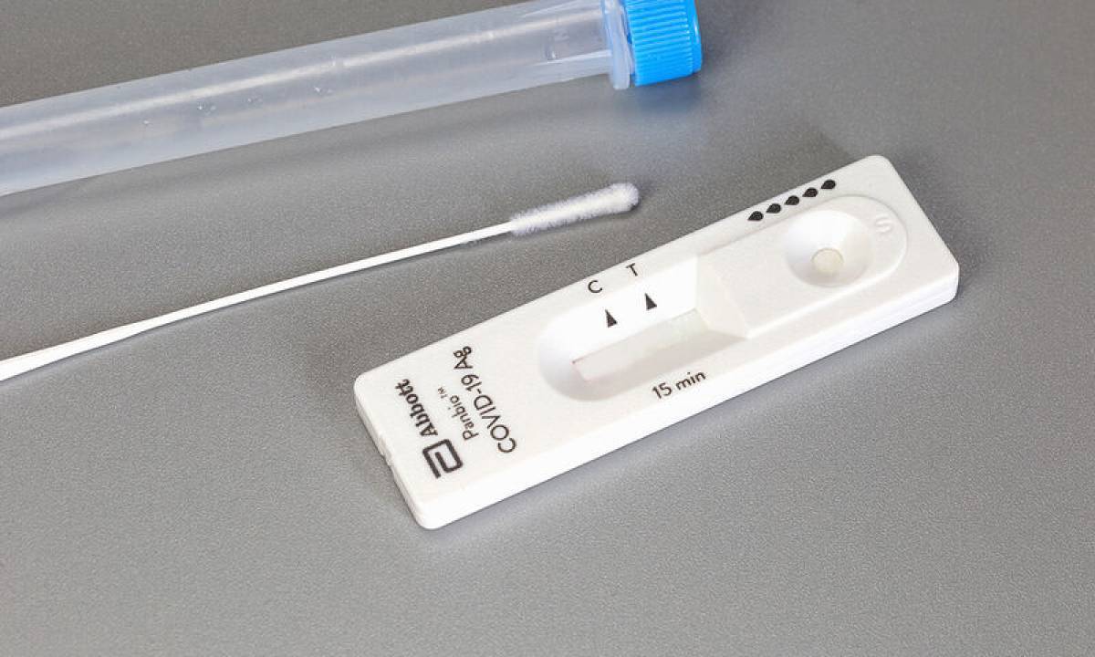 ΠΦΣ: H διάθεση των self tests επιτρέπεται αποκλειστικά από φαρμακεία