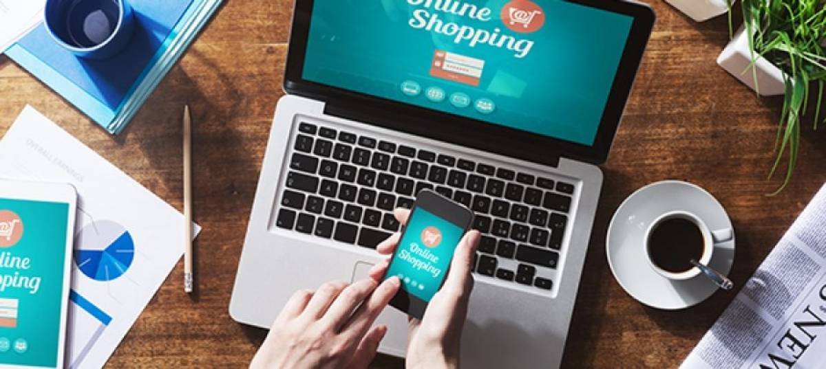 Η πλειοψηφία των Ελλήνων αγοράζει online λόγω κόστους