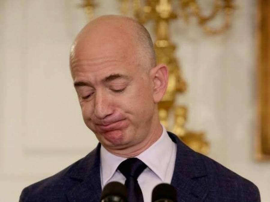 Amazon: Κατηγορίες για χρηματισμό και διαγραφή αρνητικών κριτικών