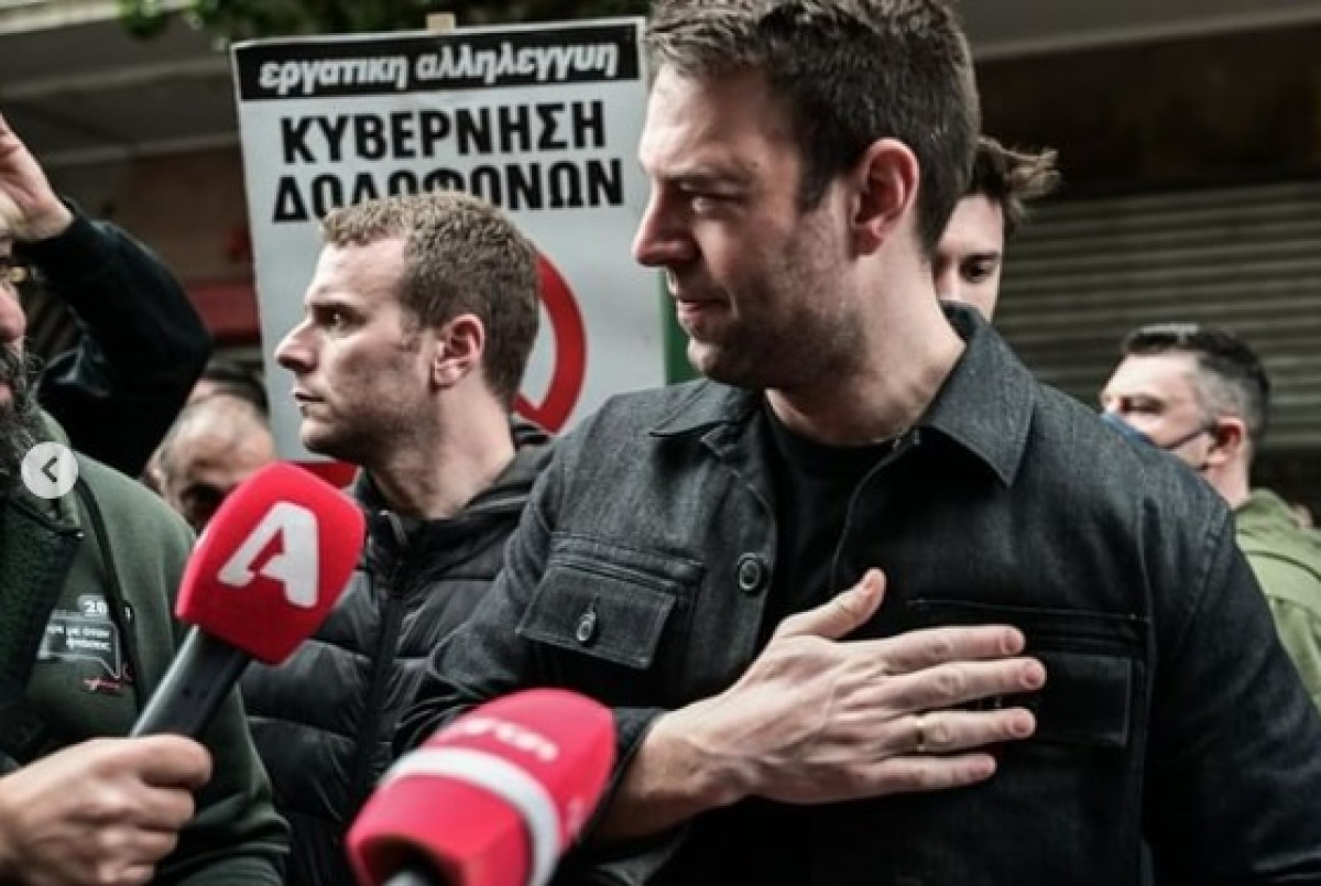 Κασσελάκης: Ο Μητσοτάκης… ανακοίνωσε το πόρισμα για τα Τέμπη-Μην προκαλεί