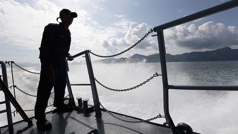 Συναγερμός στη Μαλαισία- Ανετράπη πλεούμενο με 100 επιβάτες