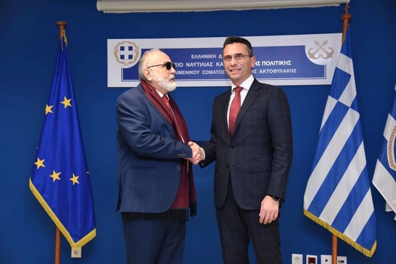 Παπαστράτος: Δωρεά 5 σκαφών αξίας $2,4 εκατ. προς το Λιμενικό