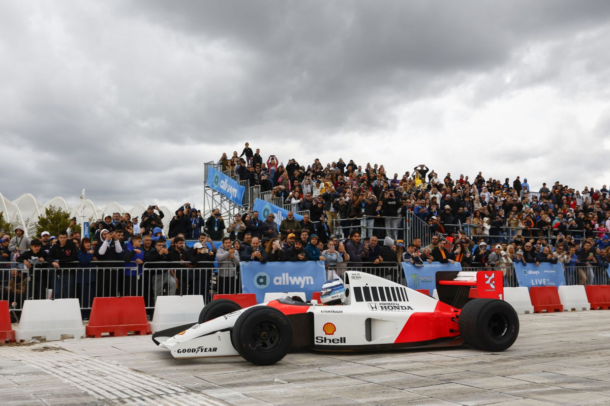 Μπορεί το Allwyn | McLaren Racing LIVE IN ATHENS να χωρέσει σε τρεις μόνο λέξεις;