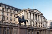 BoE: Αμετάβλητα τα επιτόκια και το QE