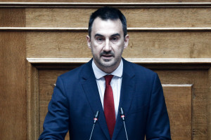 Επίθεση Χαρίτση σε Δένδια: Ποιους θα βάλετε στα φέρετρα με τις σημαίες;