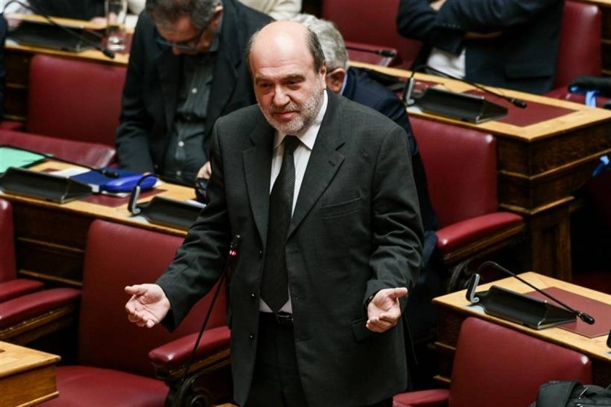 Λιποθυμικό επεισόδιο για τον Τ. Αλεξιάδη στη Βουλή